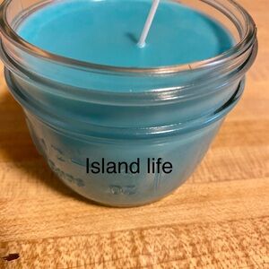 Handmade 8oz island candle made with soywax
